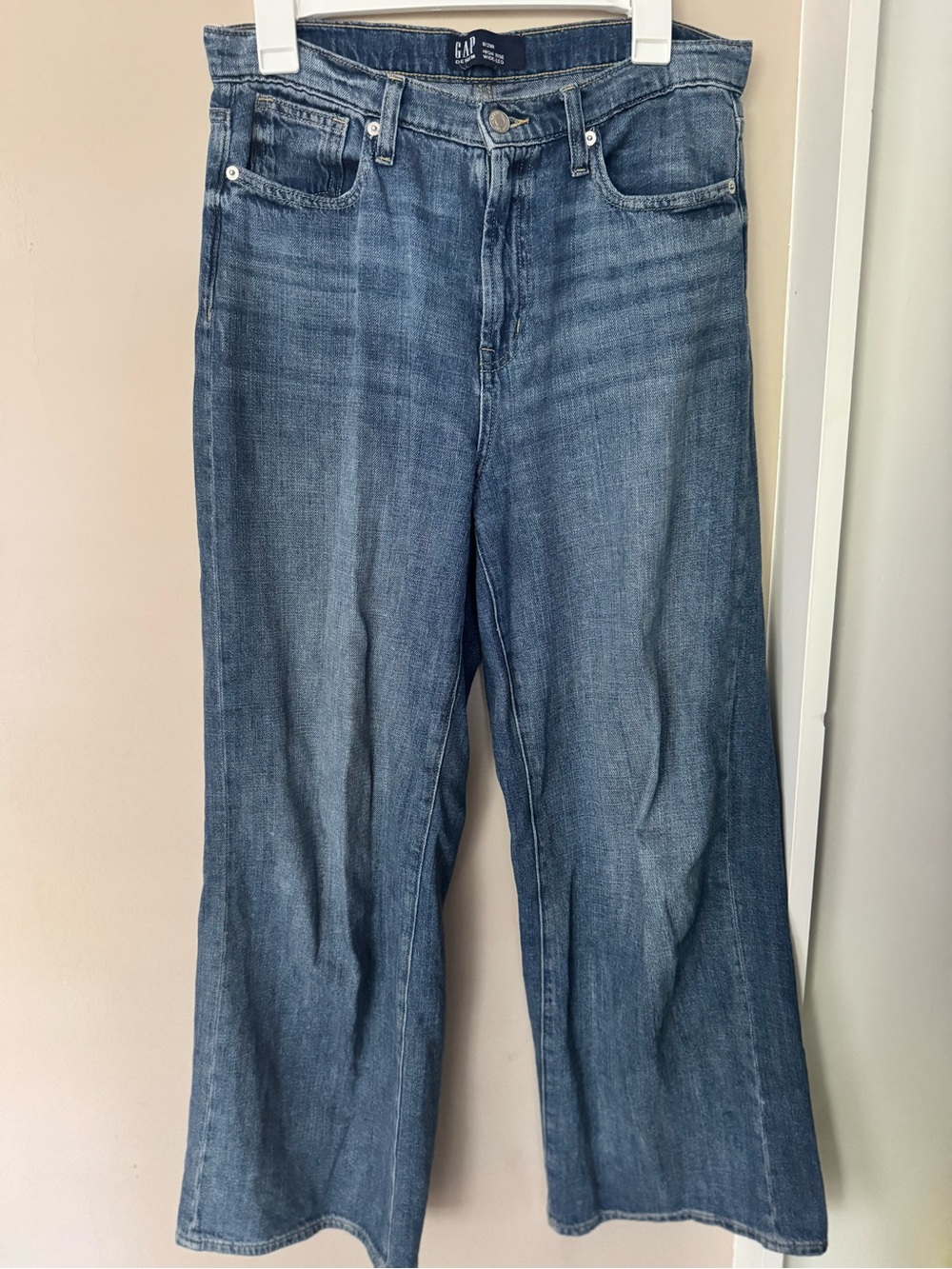 GAP Women's Wide-Leg Jeans in Medium Blue Wash